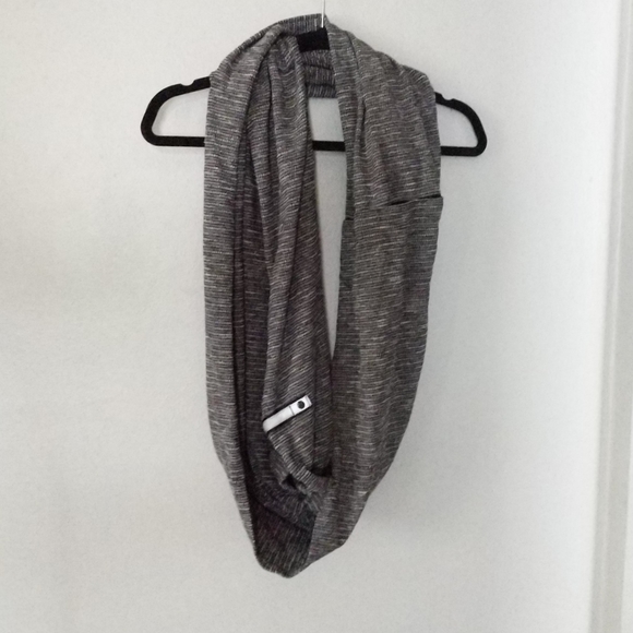 Lululemon Vinyasa Scarf - Convertible Infinity Scarf - Picture 2 of 6